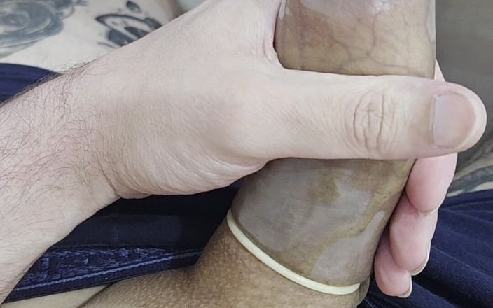 Lkdick8: Runka av och sperma i en kondom
