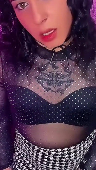 Chica trans Emma Ink se masturba antes de la cita