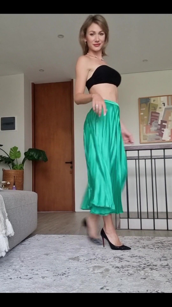 Angel The Dreamgirl: Flashing My White Tiny Thong in Front of You