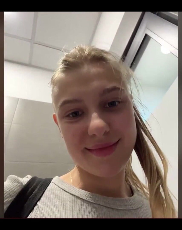 JuiceLussie: Amcığın içine boşalıyor. Fışkırtma ve parmaklama