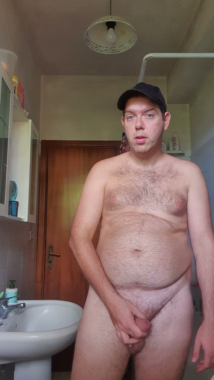 Mirko2589: Nude in Bathroom with Hat