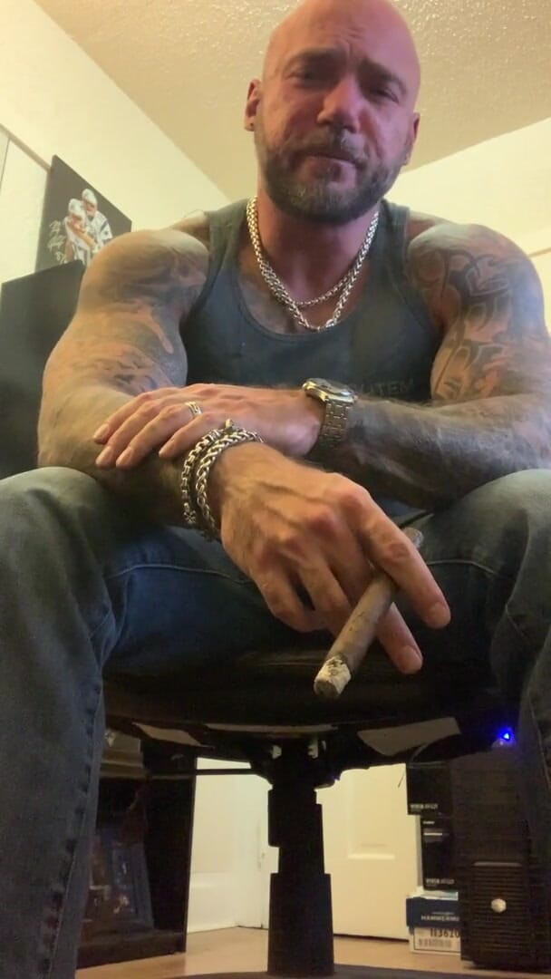 MasculineJason - Jason Collins: Maestro de pies - dominación y instrucción de paja y tabaco!