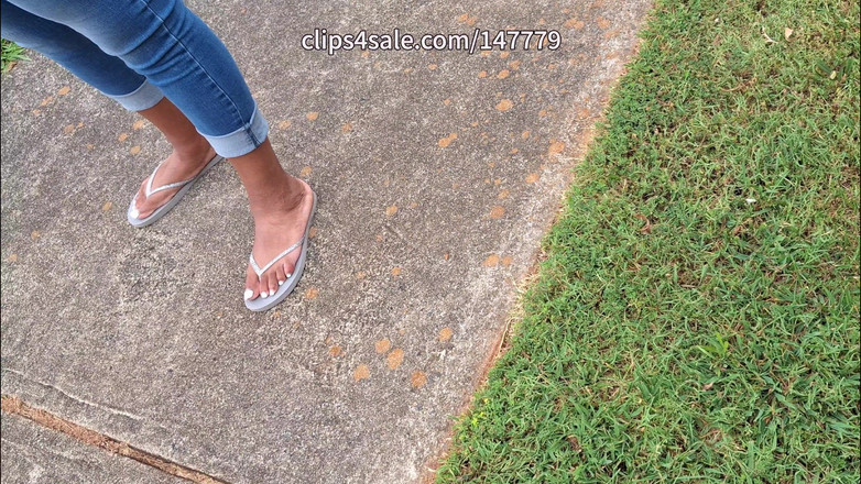 Foot Patrol: Negresă mare și frumoasă cu degete suculente