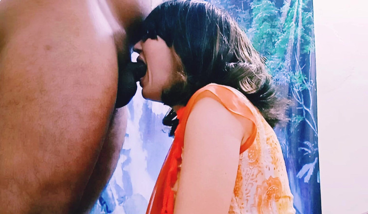 Bolly Karma: Namorada gostosa e sexy por seu namorado com tesão