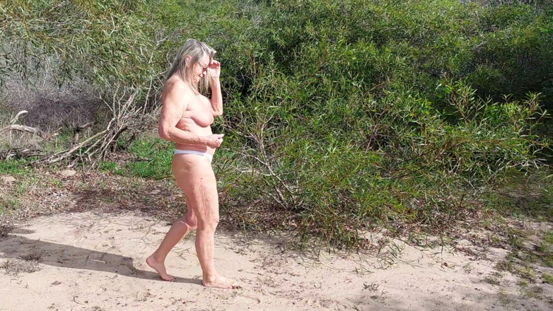 martinawest: Babcia Nosi Białe Stringi!