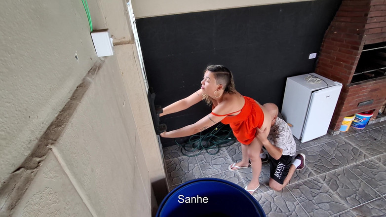 Gabi SweetCouplesStories: 無邪気な継母は、義理の息子と一緒に地下室に閉じ込められてしまう。