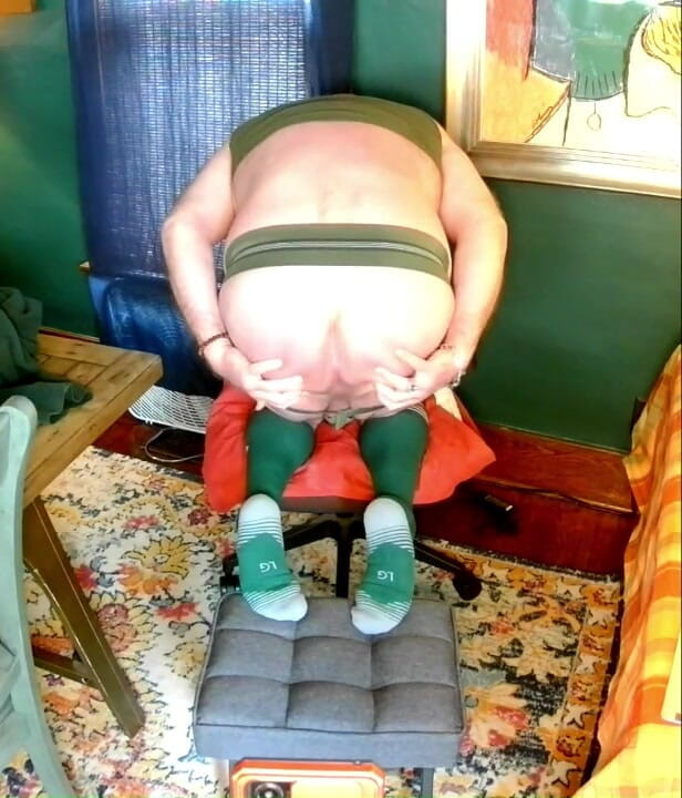 beardaddychub: Jerk off in Green!