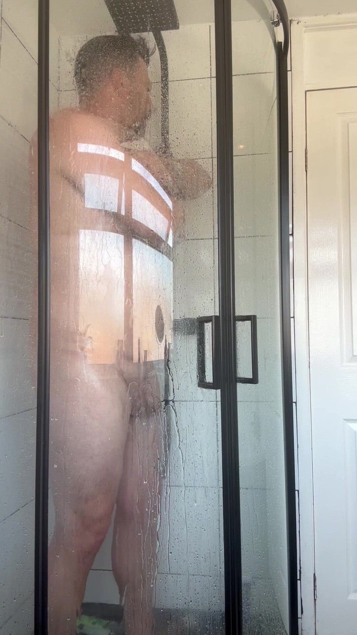 Jeffry: Beau-père excité dans la salle de bain