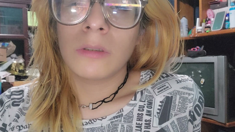 Crystal Phoenix: Teman wanita transeksual cuckold Asmr