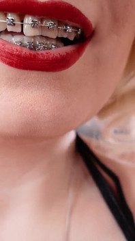 Instructions de branlette - Vidéo porno gratuite de coaching masturbatoire - Domme Arya Grander