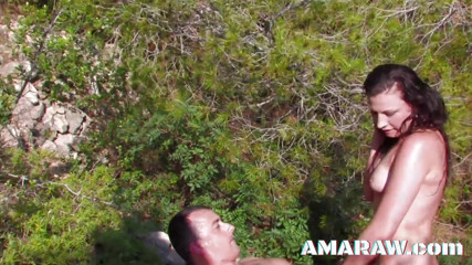 Amaraw: ビーチクソブルネットAlyssa野生の後背位スタイル生