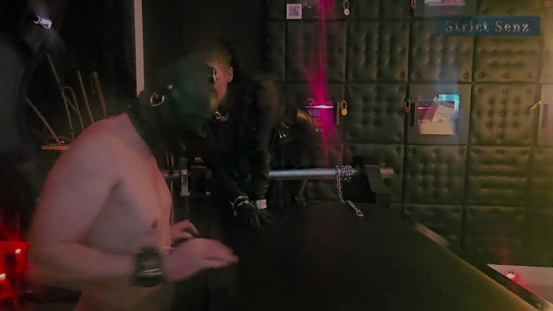 Strict Senz: Stina Stone Genadeloos Rekkend Op Het Rek Door Meesteres in...