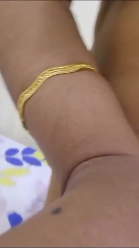 Mallu Mirchy: Mallu tetička ukazuje plnou nahou