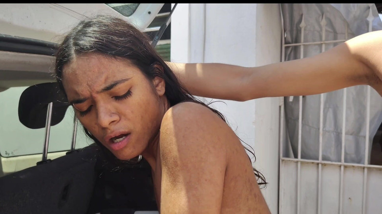 Tiffany Montavani: Братья готовы к игре?говорит твоя сводная сестра ты будешь сильно бить, чтобы забить мяч ловит машину нахуй в машине