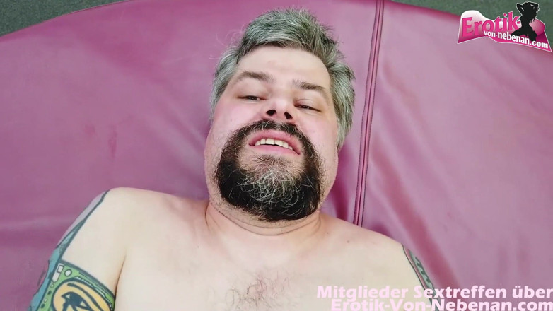 Erotik Von Nebenan: Natürliche dünne deutsche milf-schlampe mit kleinen titten bekommt einen mund...