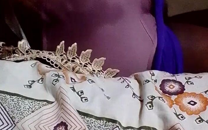 Jaanu294: Băiat din Sri Lanka, băiat cu chiloți sutien