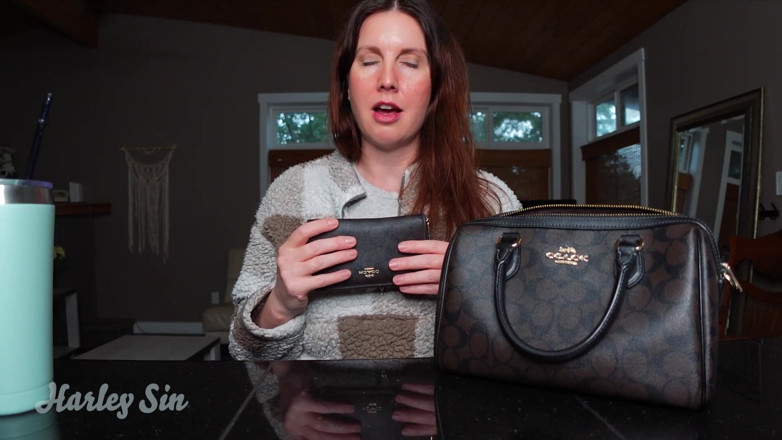 Harley Sin: Whatsinmybag