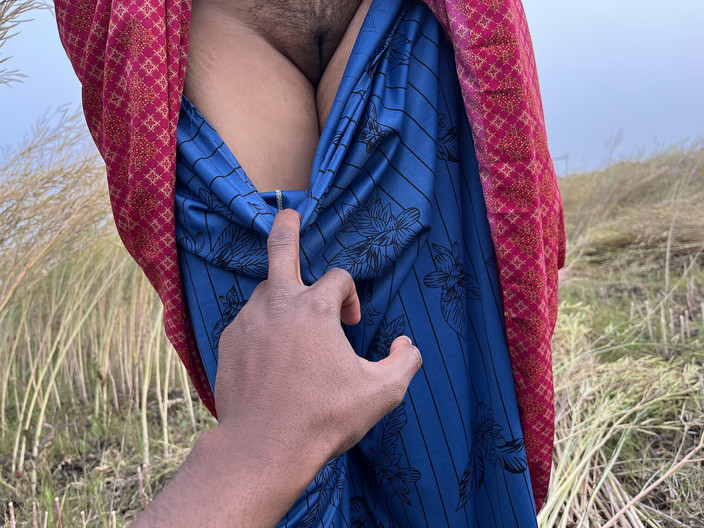 Ritu: Desi Bhabhi poza romansem