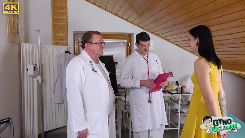Gyno Exclusive: Měření teploty kundičky potetované děvky Sharlotte Thorne