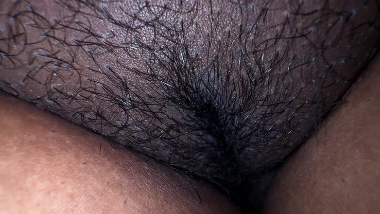 Aria Mia: Lambendo buceta com caneta