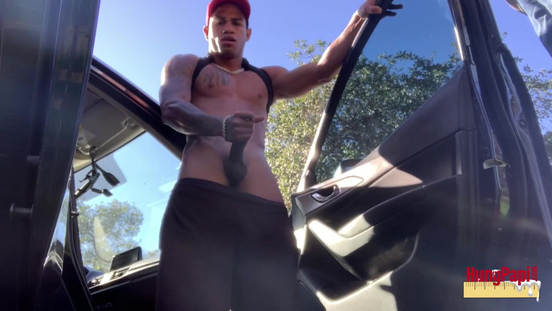 Hung Papi: Big Dick Public Jerk off! - Solo Caught