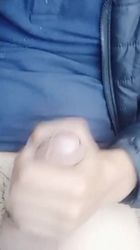 Cute boy głaska swojego kutasa