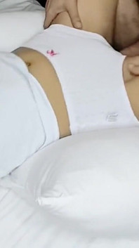เธอกำลังทำอะไรกับฉันเนี่ย? คุณแม่เลี้ยงจะโกรธเธอนะ