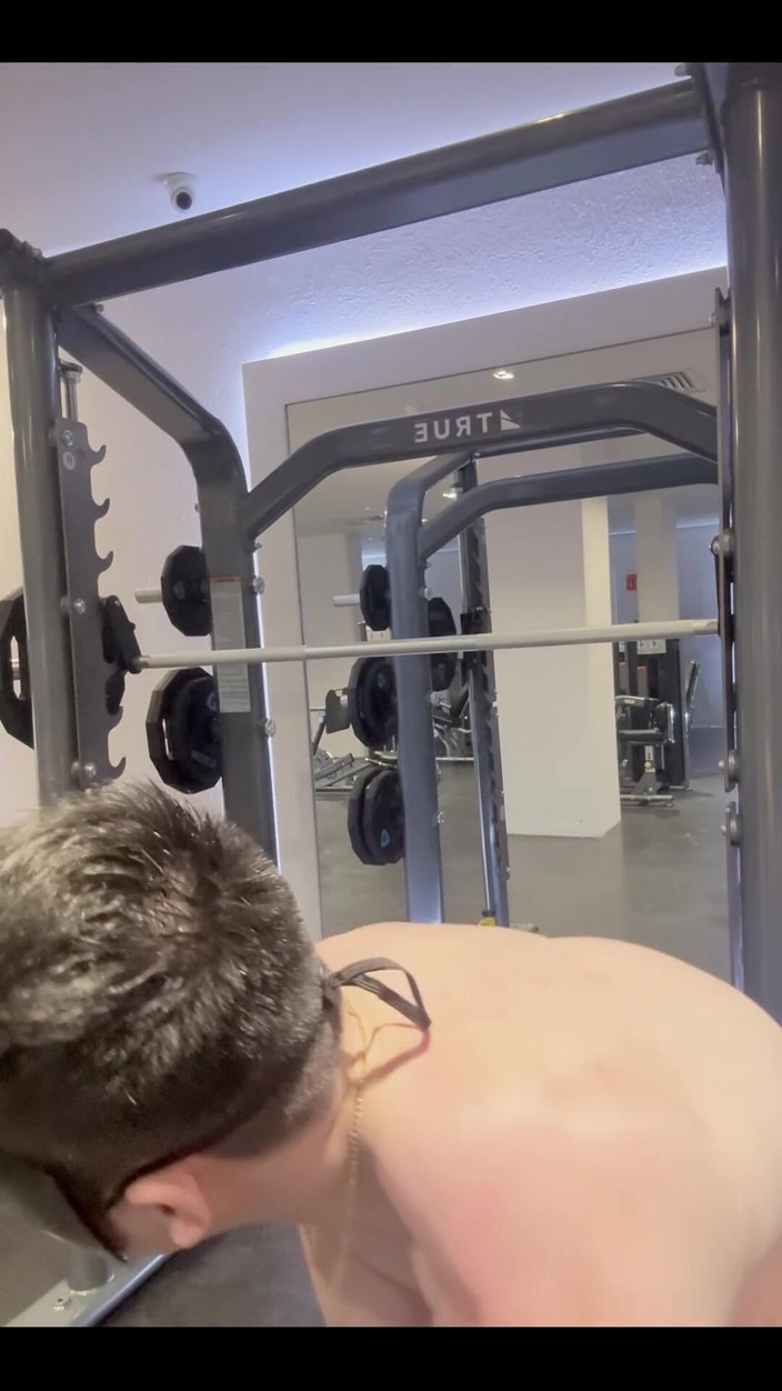 barenakedboy: Sentadillas en el gimnasio