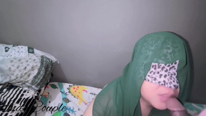 Indo Couple: Bavím se sání ptáka a sání ptáka mého nevlastního syna...