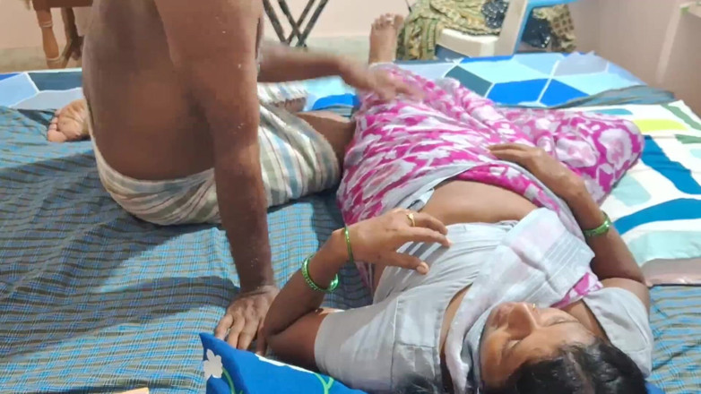 Desi palace: Indian Beautiful Wife Amazing XXX Hot Sex with Husband
