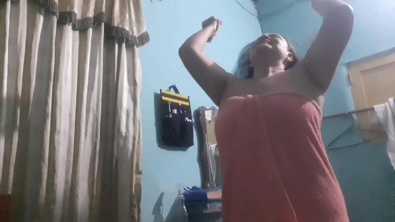 LatinMilf: Пасынок с большим хуем хочет трахнуть свою мачеху в киску