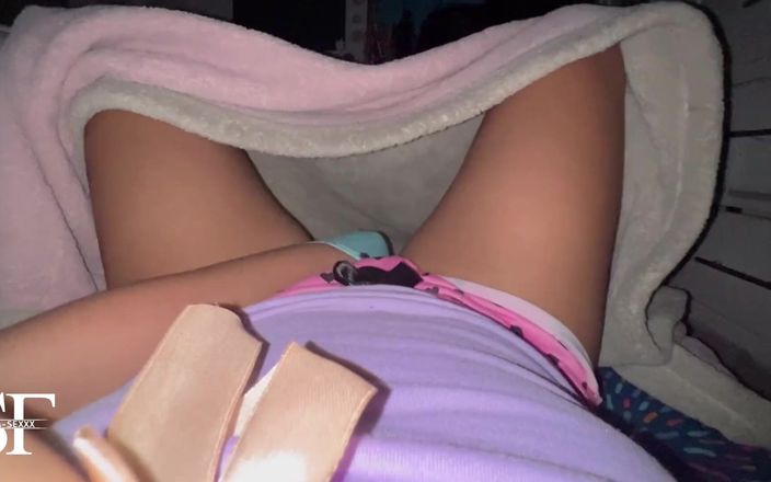 sofiasexxx: Jsem tak sexy, že musím masturbovat