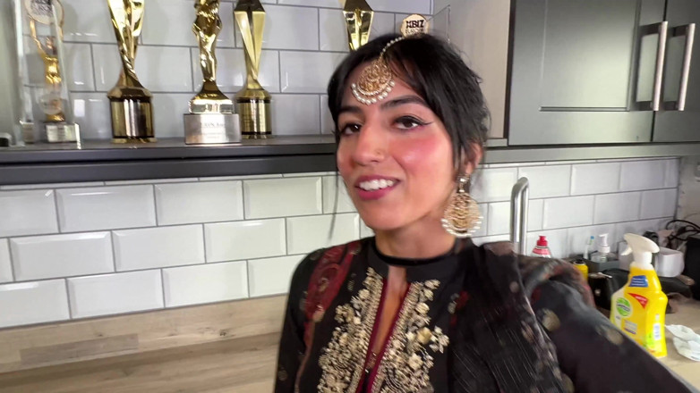Danny D: बेब aaliyah yasin, Danny D की चूत में वीर्य के लिए भीख मांगती है
