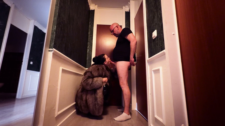 MissAlessaMilano: Ghettohure Also Gives in the Hallway to Fuck
