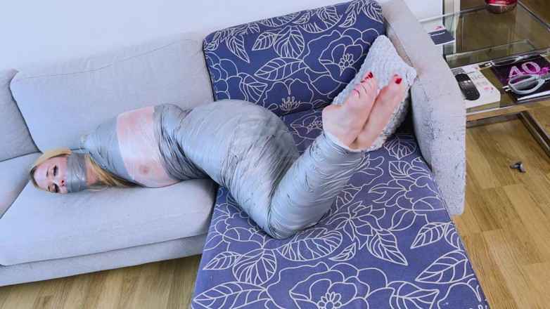 Latina Fetish: Lil Missy Mumified v Cling Film and Tape (4k +bts)