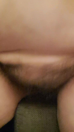 Mommy big hairy pussy: クローズアップ枕ハンピング