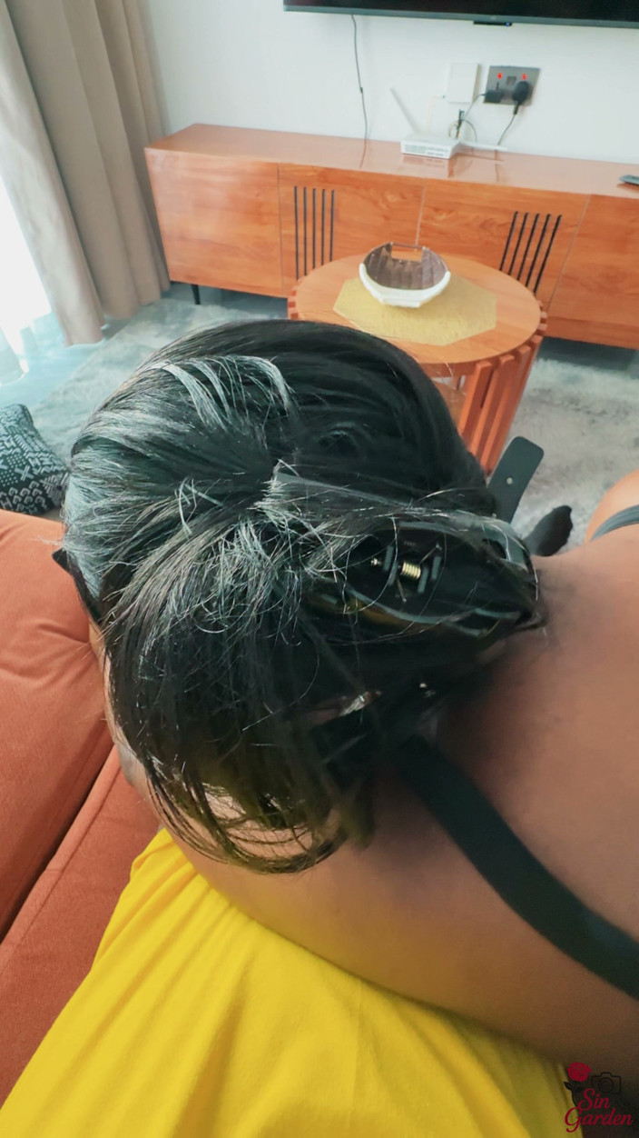 Petite queens: Ngentot mulutnya sebagai crot sperma dan crot di dalam memeknya