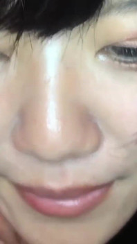 Debutto su facecum, la bellezza con i capelli corti di un ragazzo trasforma un momento di cattivo in un caos totale