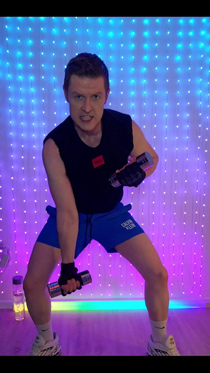 Roman Heart: Entraînement de fitness en short CK bleu 