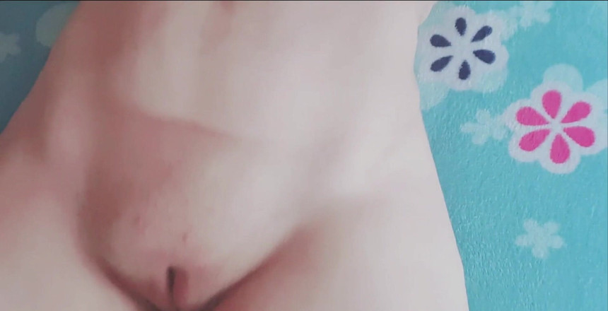 Hana Lily: Sdraiato nudo