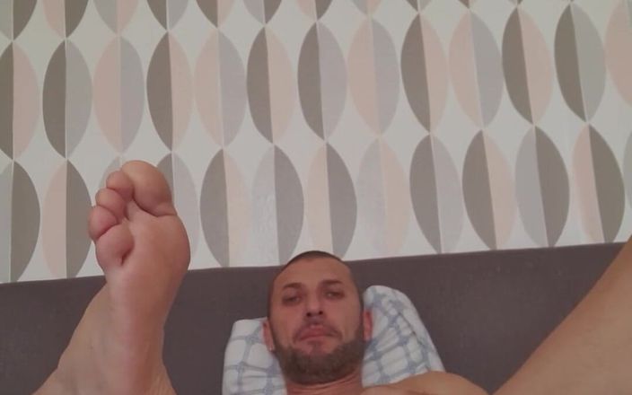 Boy jerking off: Чувак дрочить