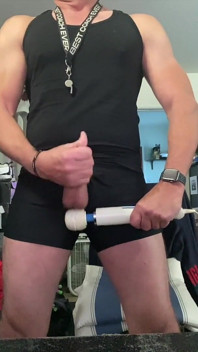 Dilf Jockdad87 Uses His Massager to Shoot a Load of Cum on Cam