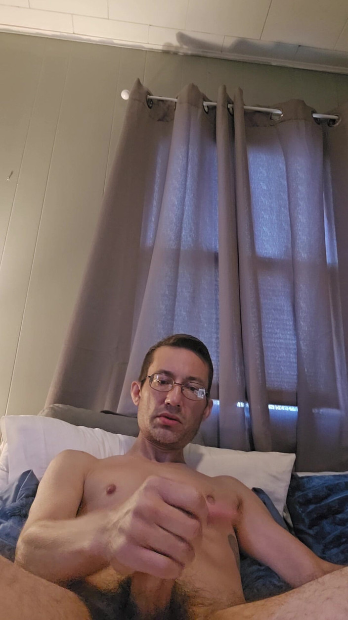 Jack Bell: Snabb Jerkoff innan gf kommer hem