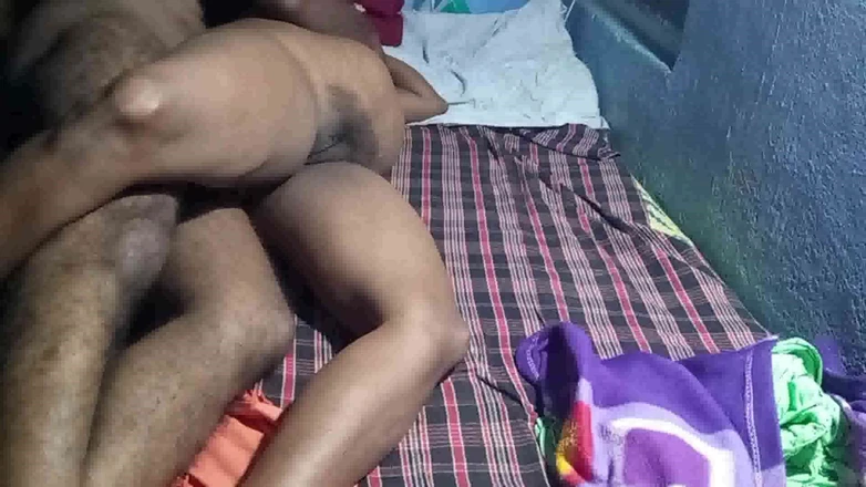 Desi palace: 누드 새엄마 섹스