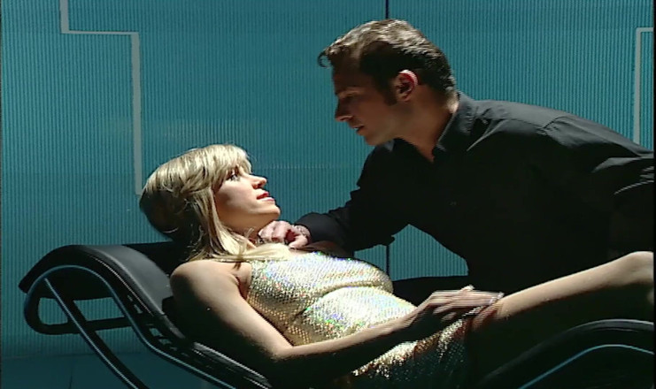 Antonio Adamo Film: Hermosa rubia obtiene su culo roto