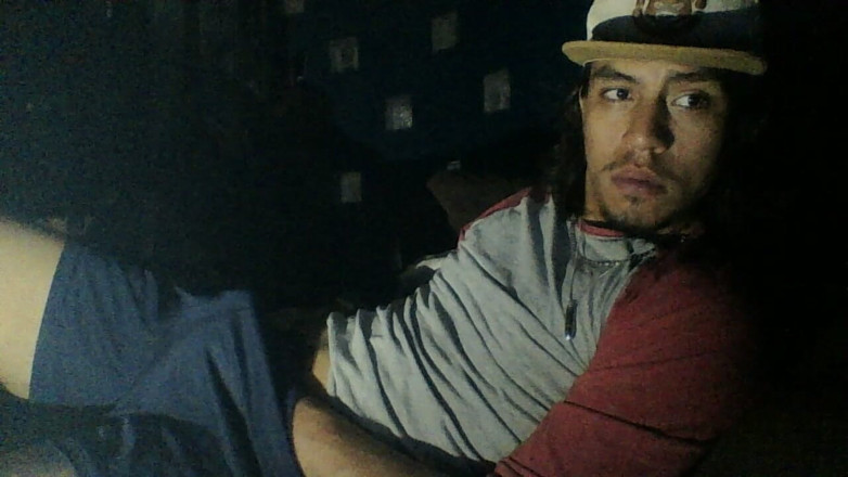 AlexAlejandro13: Šuká ji, když sleduje ženské porno modelky
