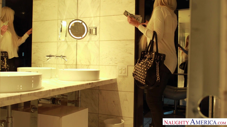 Tonight's Girlfriend: The Tip That Changed Everything - Nina Elle &amp; I Get up...