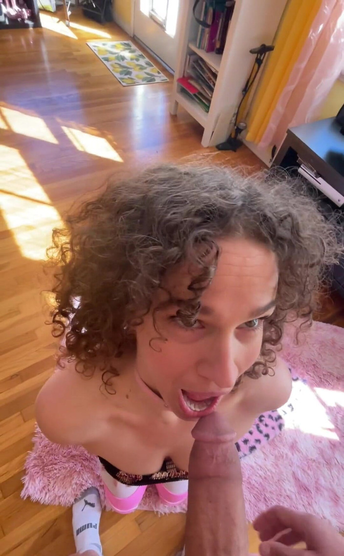 VibeWithMommy: Je me prépare pour notre scène... Sucer la bite du...