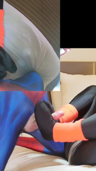 Jureka Delmar viene scopata con uno zentai Lycra nero