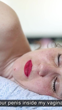 Vieni nella jacuzzi e pulisci la mia schiena